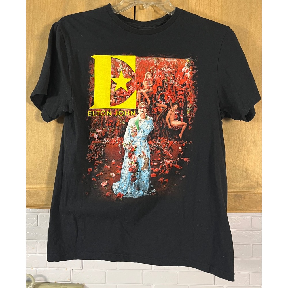 Elton John T-Shirt Unisex Medium Black 2022 Farewell Tour Graphic Tee